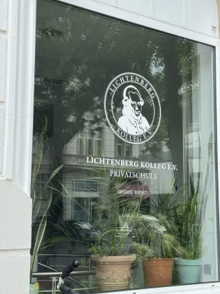 Instagram post from lichtenbergkolleg. This post is in position 16.